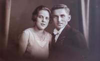 The parents of the witness - mother Hedwig (1909-1983) and father Franz Josef Plischke (1906-1965), were married on 14 May 1932 in Stráž nad Nisou (then Althabendorf or Starý Habendorf)