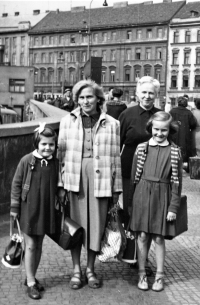 Helena Sallakuová on the right / Prague Florenc / 1957