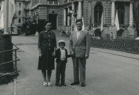 Josef Vozáb with his parents Rozálie and Josef Vozáb, Karlovy Vary, 1960/1961