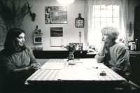 Pavla Paloušová with Olga Havlová, Hrádeček, 1986