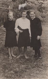 In the middle Rajisa's mother - Marie Glancová with her sister Anna Golová (née Glancová) on the right. Photos from Czechoslovakia.