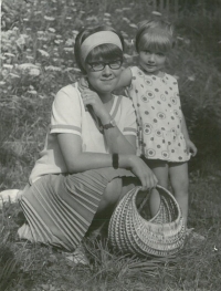 With her younger sister Eva, 1966