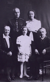 Vlasta Svobodová's parents Vladimír Bohumil Šoffr and Vlasta Šoffrová, below her mother's parents Karel Brudík and Eleonora Brudíková, 1945