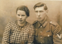 Uncle and Aunt Elizabeth and Eduard Kleiner. Eduard Kleiner died in the war