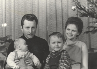 Miloš Müller with his parents and sister Hana at Christmas in 1967