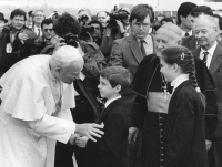 Štěpán Faber's children during their meeting with Pope John Paul II in Prague, 1990