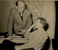 Miroslav Lebduška in the theatre performance The Dangerous Age together with Dr. Jiří Mrkvička (left), 1962