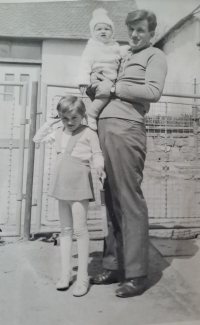 Jan Chloupek with his children