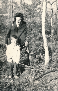 Zoltán Czvengrosch with mother Gertruda Czvengrosch, 1960s