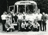 Tour of the employees of the State Tractor Station in Opava in the 1980s. Antonín Najser peeks out on the far left behind the woman with the white T-shirt