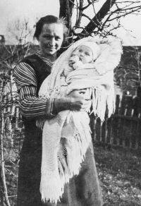 Antonín Najser in his mother's arms in 1938