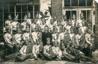 Slavkov eagles, probably photographed in the 1920s. Antonín Najser's father, born in 1901, is marked with a circle