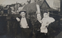 Helena Šimůnková with her parents