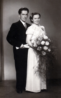 Ludvík Šmiřák and Alexandra Šmiřáková's wedding in Krnov, 28 October 1954