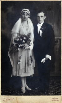 Mother Anna Lusková's and father Matěj Píka's wedding photo, Opava, 1928