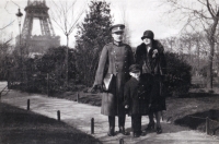 Alexandra Šmiřáková's uncle Heliodor Píka with his wife Marie Píková, née Sehnalová, and son Milan Píka in Paris, 4 March 1927