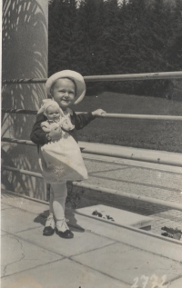 Marcela Pustinová in Spa Sliač, two to three years old