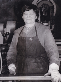 Leopoldina Čermáková at work in Liaz in Mnichovo Hradiště, ca. 1981