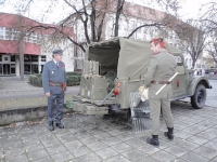 Milan Vlček as a participant in the reconstruction of the November Revolution, 2009