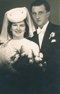 Parents' Marie Fulínová and Vladimír Fulín's wedding photograph, 1942