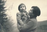 Kateřina Vávrová with her mother Drahomíra Nová, 1963