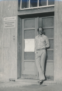 Rudolf Kulka in front of the Geodesy in Mladá Boleslav, 1974