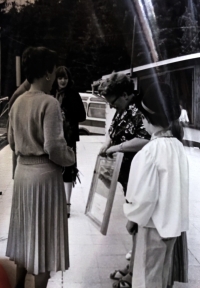 Performance Opening the wells, which Marie Prchalová rehearsed with children