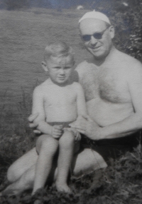 Little Ondřej with his father Vladimír Čapek, 1952