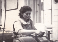 Leopoldina Čermáková at work, Centroflor Děčín, 1959