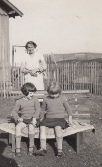 Witness with her sister Helena and mother, Oissel, 1934