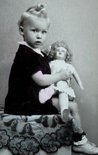 Vlastimila Pešková three years old, 1944