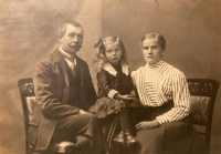 Igor Ocelka's mother Marie with her parents Maria and Eduard Groš, 1919