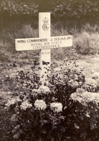 Father's grave in England