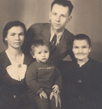 Dobroslav with his parents and grandmother Alžběta Pospíšilová