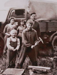 Petr Jauker was skilled from his youth. Here on Lipno during the construction of a company cottage, 1959.