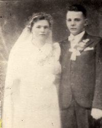 Wedding photo of parents from 1940