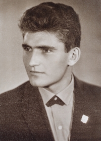 Sviatoslav Vasylchuk as a first-year student of the Faculty of Journalism at Kyiv University, 1965