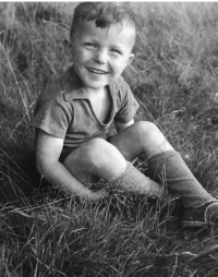 Petr Schönfeld in his childhood