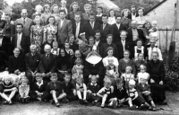 Extended family. All the siblings of the Sládek family with their families in 1956