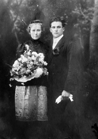 Mother Gertruda and father Josef Matuška. Wedding on 13 September 1927