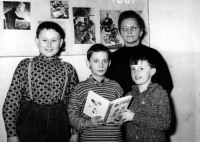 Ludvík Procházka in the middle with his teacher and classmates at the first grade of the primary school in Prague, Petřiny