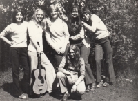 Alena Dixon, née Trčková (left) with classmates from the teaching high school in Karlovy Vary, 1973: Jitka Soumarova, Helena Králíčková, Dana Bláhová, Marcela Kůsová and Jarka Farkačová (below)