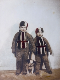 Jiřinka and Irenka as Mama's Bears, 1935