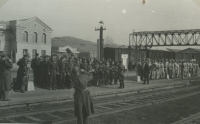 On 10 April 1955, the departing members of the second DKNS group were met at Kaesong station by Generals Josef Hečko and Krzemieň