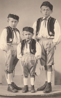 Jaroslav Hamberger (left) with his brothers