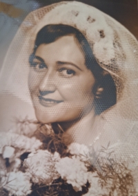 Wedding photo of Rozalia Kučerová, 11 October 1962