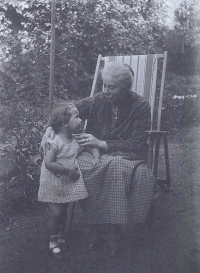 Helen Waldstein's cousin Ilse with her grandmother, 1930s