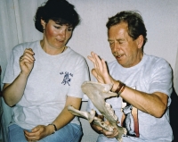 Zdenka Tichotová in Chile with Václav Havel, 1996