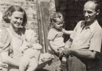 On the left mother Anna Soudková with son Luboš, on the right father Rostislav Soudek with daughter Rostislava Raidová. Photo from 1944