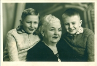 Pavel Marek (right) with brother Ladislav and grandmother Julie Wolfová